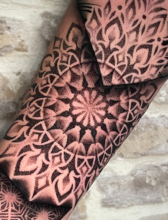 tattoo_styles-dotwork-nelida dotwork2
