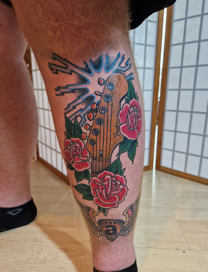 tattoo_styles-traditional_old_school-Markus.GitarreRose